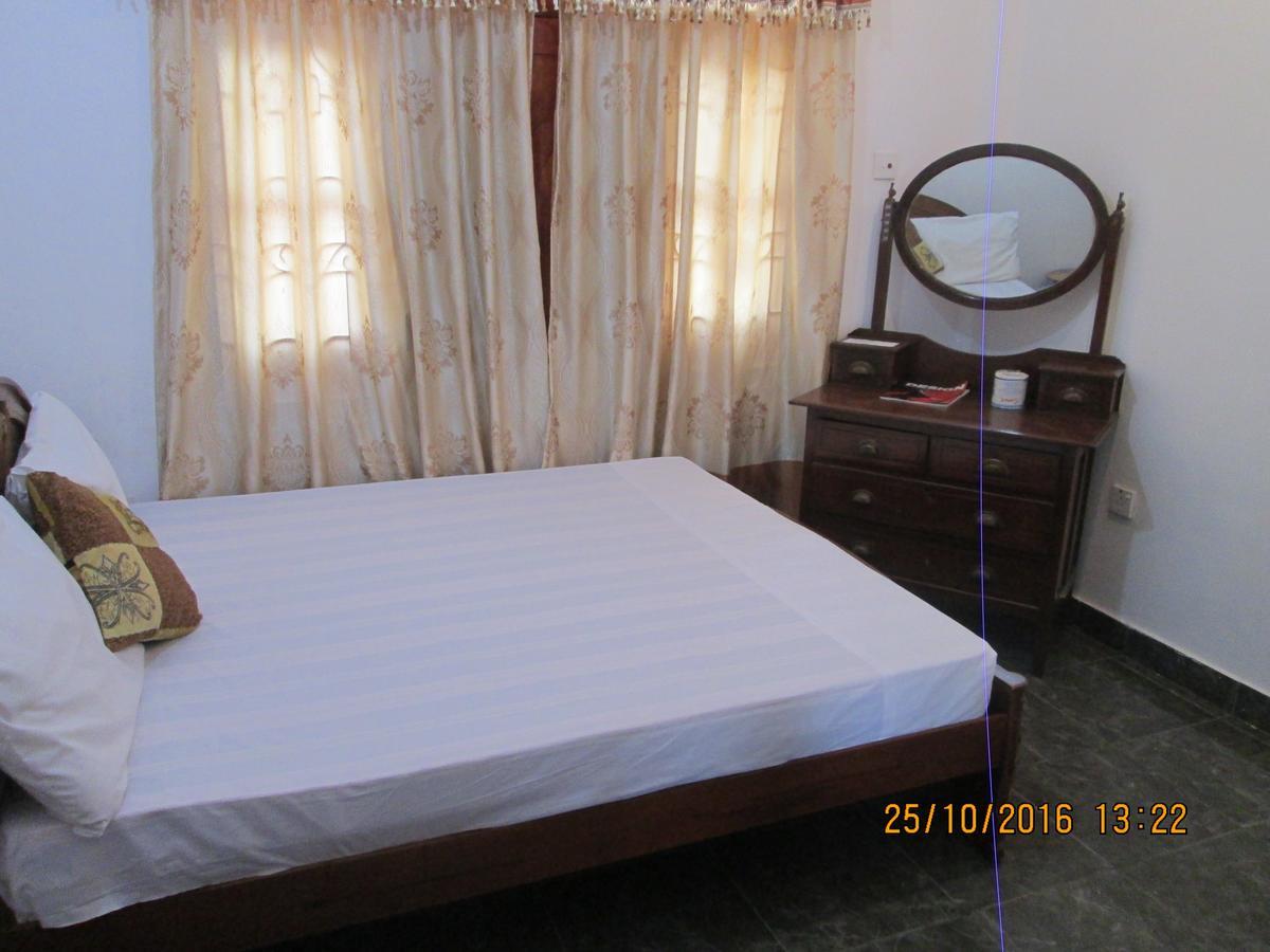 Hotel Blue Whale Jaffna Exterior foto
