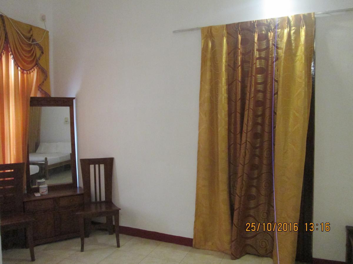 Hotel Blue Whale Jaffna Exterior foto