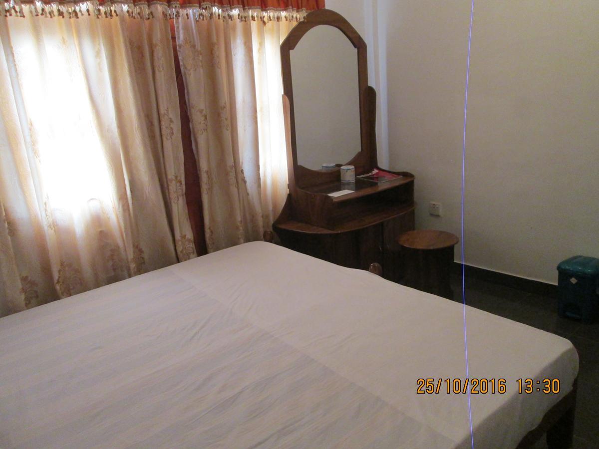 Hotel Blue Whale Jaffna Exterior foto